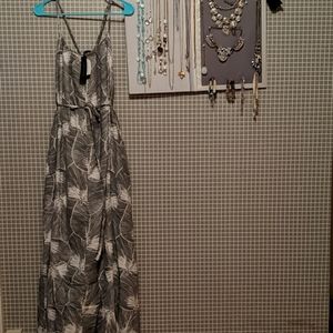 Floral banana republic maxi dress w pockets